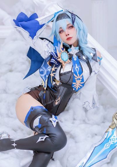 一面亲膜上边奶一个膜边